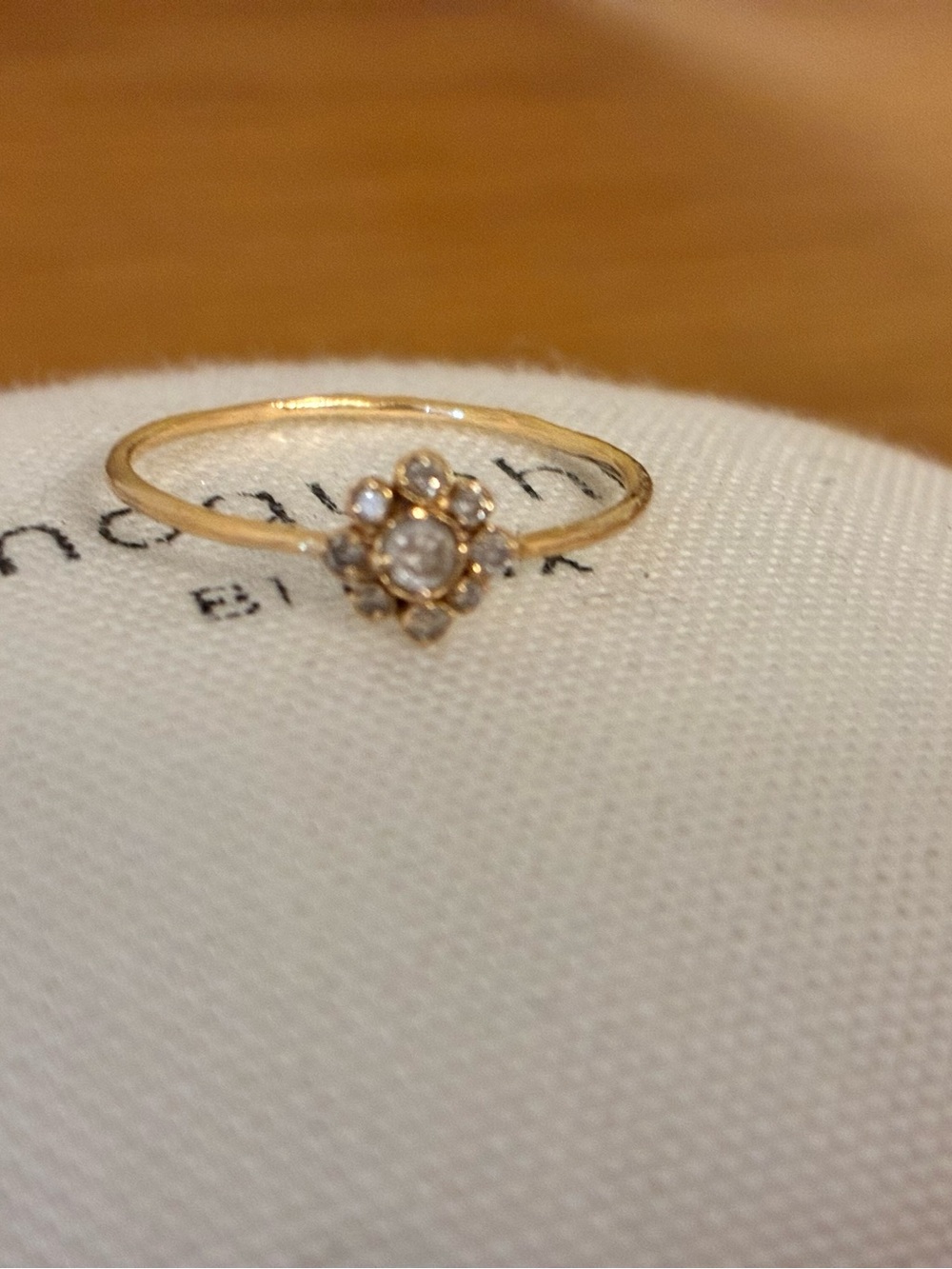 FLEUR YELLOW GOLD AND DIAMONDS RING - Picture 3 of 8